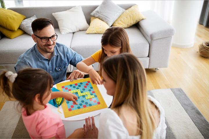 Actual product image Mattel Games Junior Scrabble (Dutch, 2 - 4 Players)