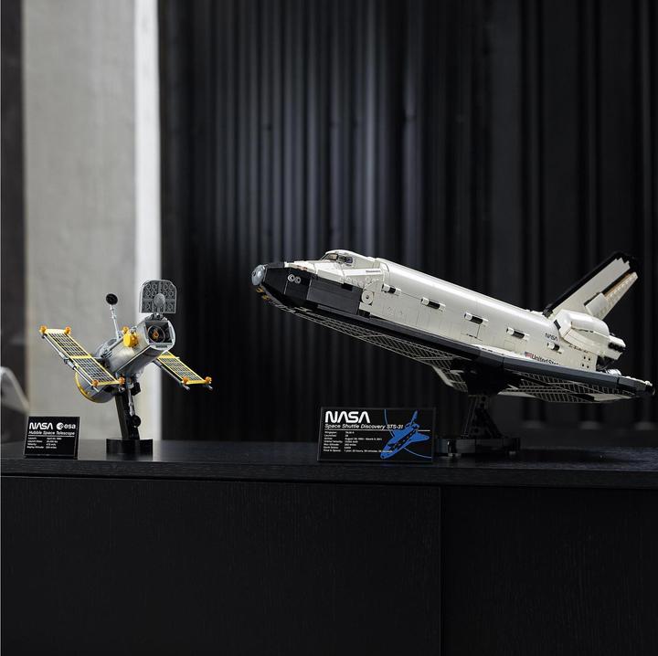 Image du produit LEGO Navette spatiale Discovery de la NASA (10283, LEGO difficiles à trouver)