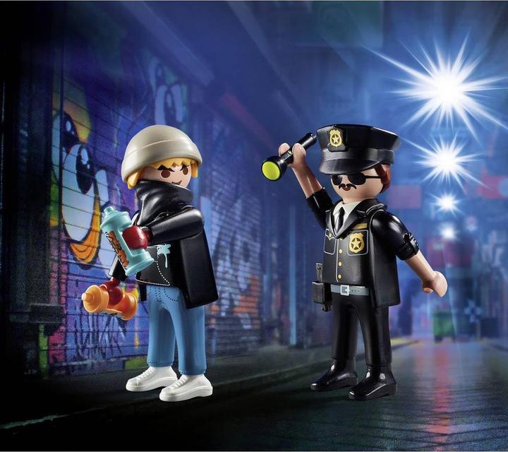 Actual product image Playmobil DuoPack policeman and sprayer (70822)
