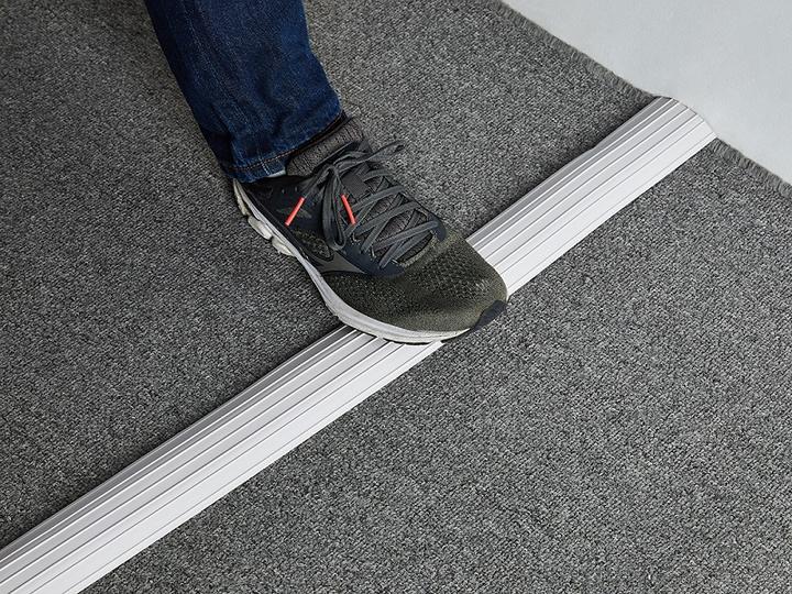 Immagine prodotto Multibrackets Canalina portacavi per piano 60x10000, PVC, bianco (Tubazione, 1000 cm)