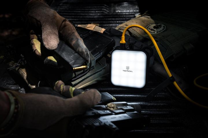 Produktbild Tactical Badass 10050mAh / Powerbank / mit LED-Licht / USB-A / USB-C (10050 mAh, 15 W)