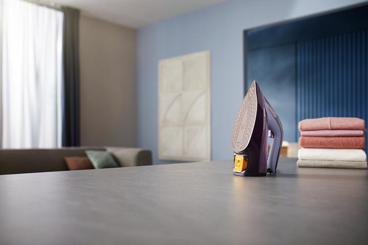 Actual product image Philips IRON DST8021/30 (3000 W, 240 g/min)