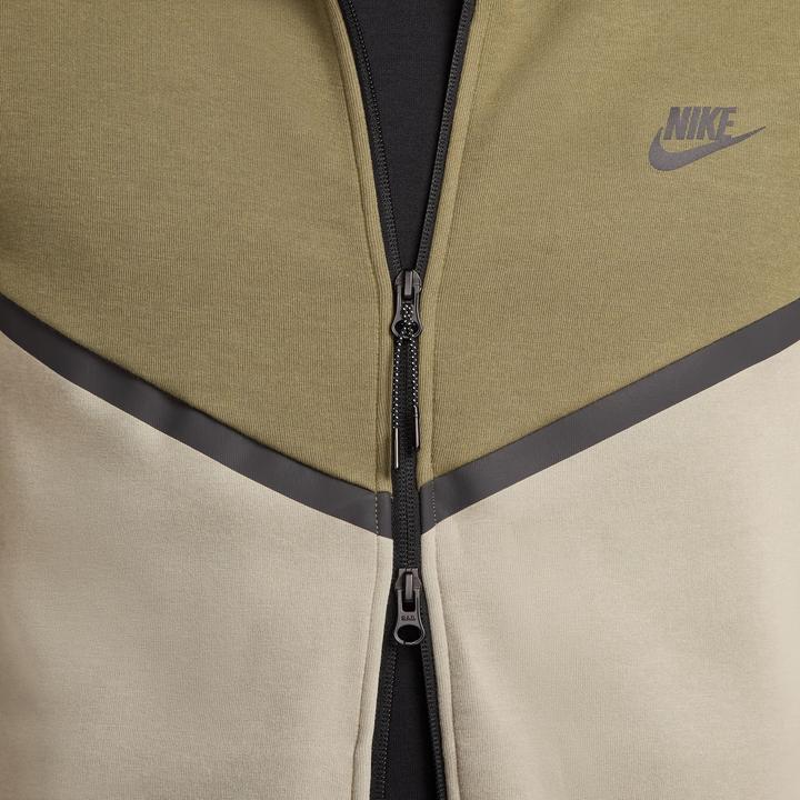 Image du produit Nike Sweat à capuche Tech Windrunner (XL)