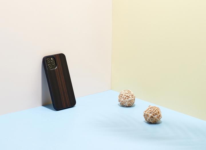 Immagine prodotto Man&Wood custodia per iPhone 12 Pro Max nero ebano (Apple iPhone 12 Pro Max)
