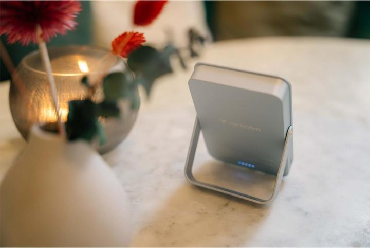 Actual product image Verbatim Charge ‘n’ Go Power Bank with Stand Magnetic Wireless 10000mAh - Blue (10000 mAh, 20 W, 37 Wh)