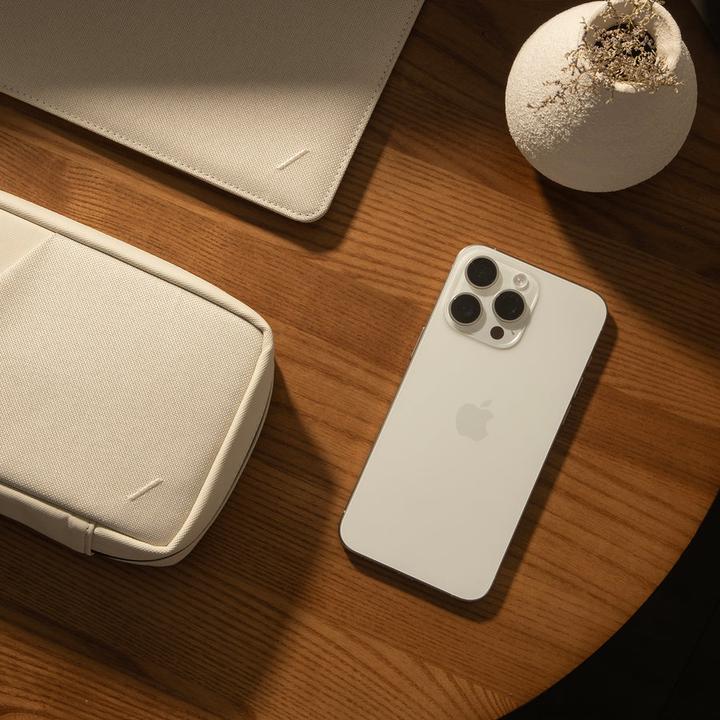 Actual product image Native Union NU-STOW-MBS-SAN-16 PC-Hülle (16", Apple)