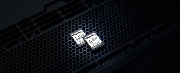 Actual product image Kingston Card Ind. SD +ADP 32GB pSLC (32 GB, SDHC, U3, UHS-I)