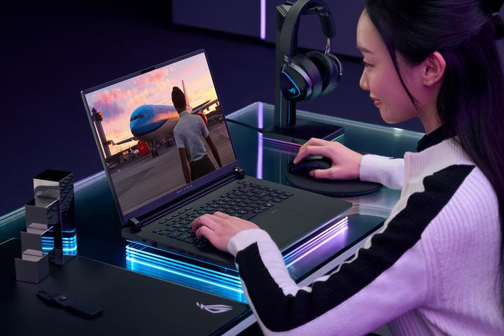 Image du produit ASUS ROG Strix SCAR 16 (16", Intel Core Ultra 9 275HX, 64 Go, 2000 Go, ING. Int.)