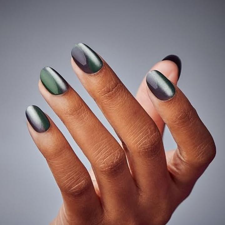 Actual product image KISS Gel Fantasy Magnetic Gel Nails - 28 Pieces (Artificial nails, Dial Me)