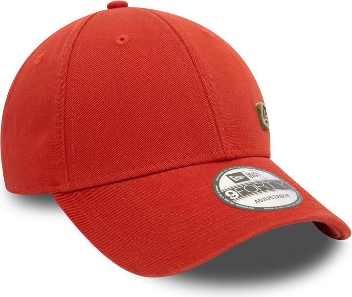 Immagine prodotto New Era 9Forty Cappello Strapback - PIN BADGE IN METALLO rosso arrugginito