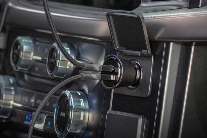 Produktbild Scosche FoundIt PRO AutoladegerÃ¤t - Duales 30W USB-C