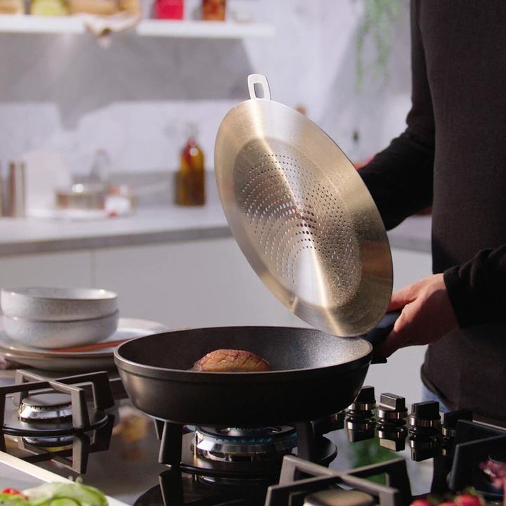 Actual product image Fissler Frying pan adamant comf. 24cm (Frying pan, Aluminium, 24 x 10 cm)