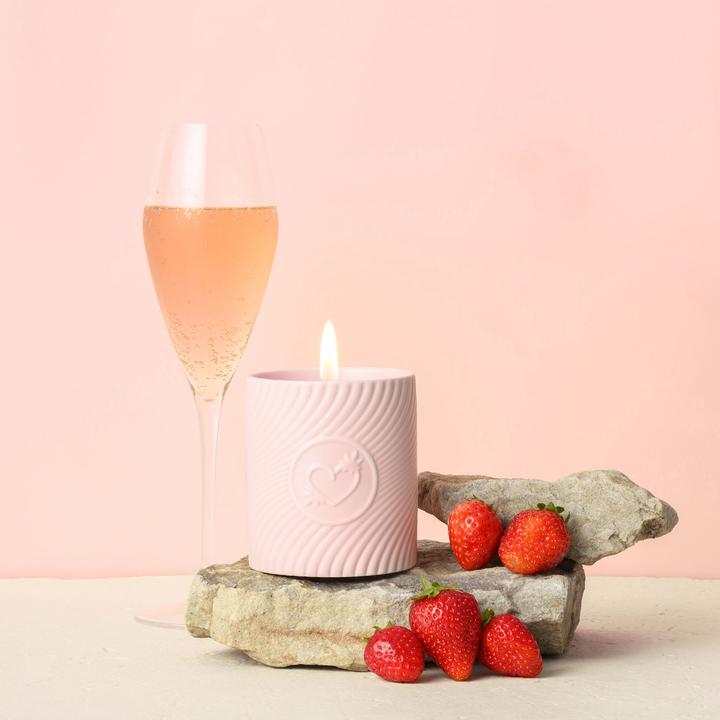 Image du produit High on Love HighOnLove - Bougie de massage rose Lychee Martini