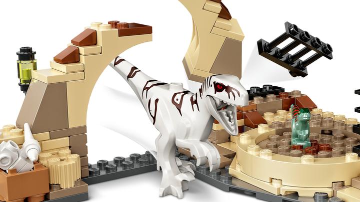 Produktbild LEGO Atrociraptor: Motorradverfolgungsjagd (76945, LEGO Jurassic World)