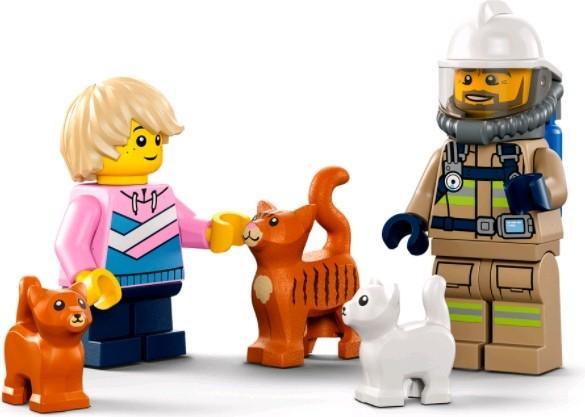 Actual product image LEGO Firefighting operation with firefighting team (60321, LEGO City)