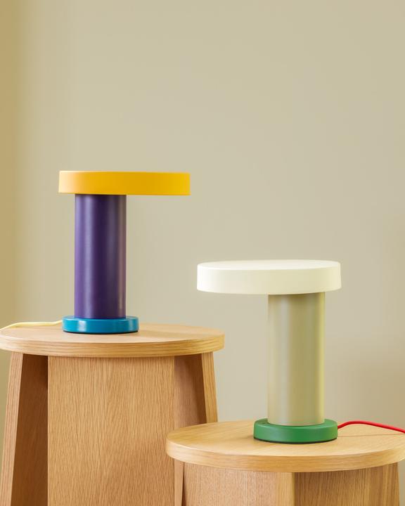 Actual product image Hübsch Magic table lamp Green/Olive (800 lm)
