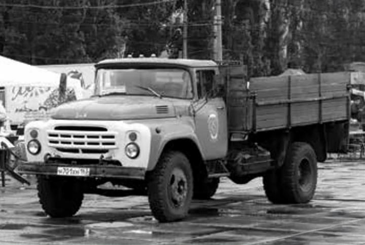 Actual product image Zvezda ZIL 130