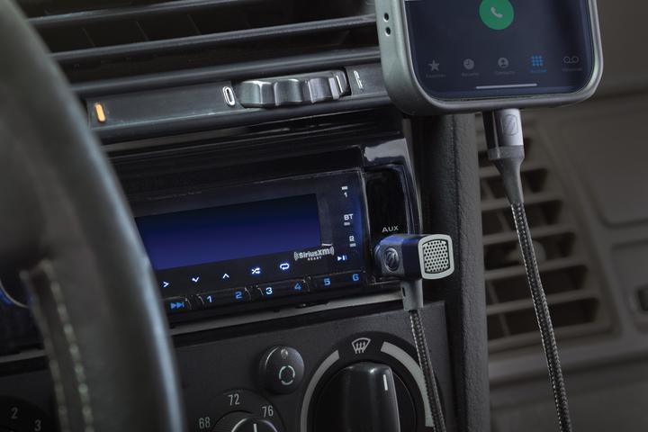 Actual product image Scosche HookUp Premium (1 m, AUX cable)