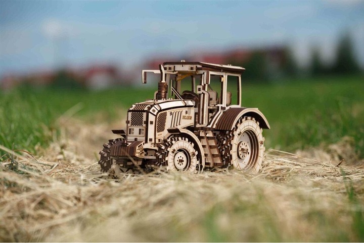 Produktbild Eco Wood Art Traktor Belarus-2022