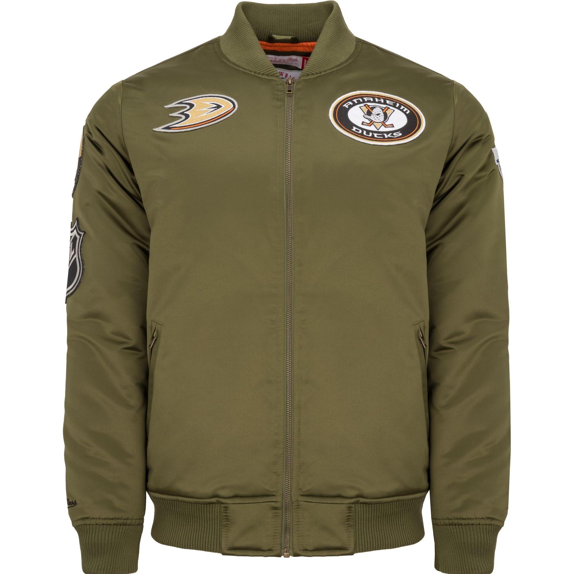 Mitchell & Ness, Herren, Jacke, M&N Satin Bomber Jacke - PATCHES Anaheim Ducks oliv - M (M), Grün, M