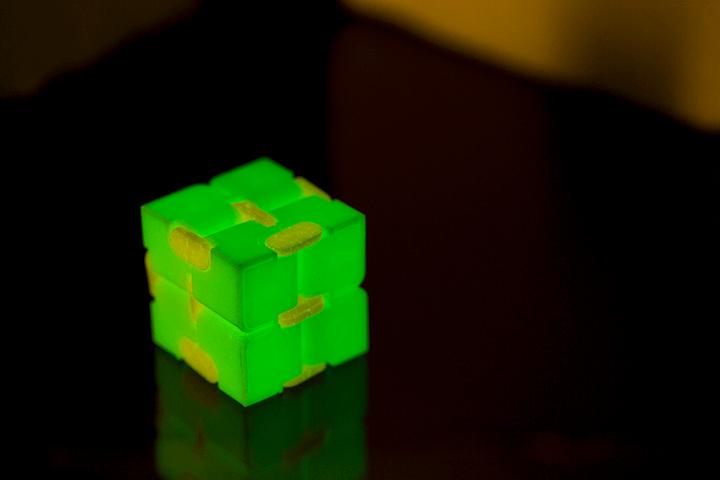 Immagine prodotto Out of the blue Giocattolo Fidget Cubo dell'Infinito