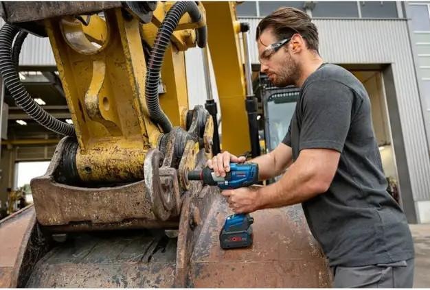 Actual product image Bosch Professional Cordless impact wrench GDS 18V-1600 HC (Rechargeable battery operated)