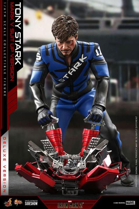 Actual product image Hot Toys Movie Masterpiece 1/6 Tony Stark (Mark V Suit Up Version) Deluxe
