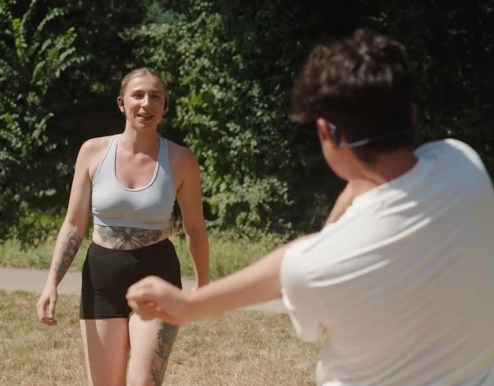 Immagine prodotto Attitude Cuffie sportive wireless con orecchie libere, microfono integrato, comfort e suono naturale (6 h, Senza fili)