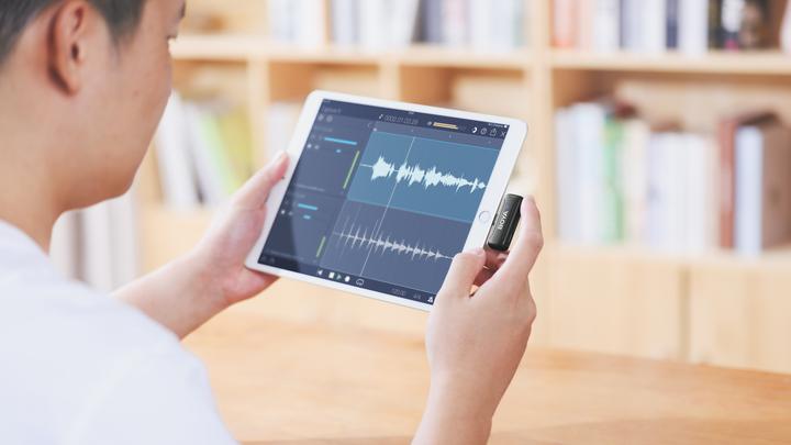 Immagine prodotto Boya BY-WM3T-D2 - Kit per Lightning 2 x trasmettitore / 1x ricevitore / 1x custodia (BY-WM3T-D2)