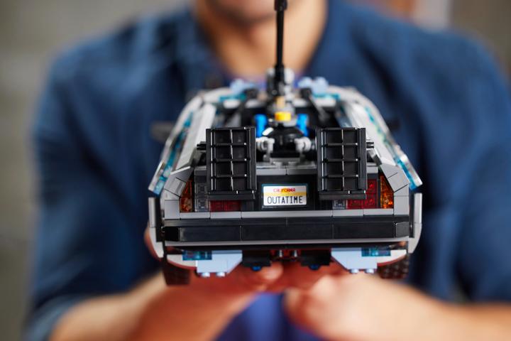 Produktbild LEGO Zeitmaschine aus Zurück in die Zukunft (10300, LEGO Icons, LEGO Seltene Sets)