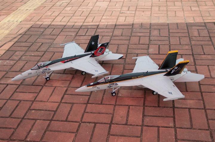 Produktbild Freewing F/A-18E 4S (VFA-27,Yellow) 64mm EDF Jet PNP (Jet)