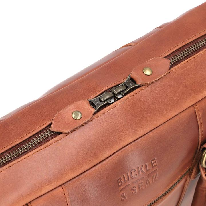 Image du produit Buckle & Seam Serviette Everett Cognac/Dots (16")