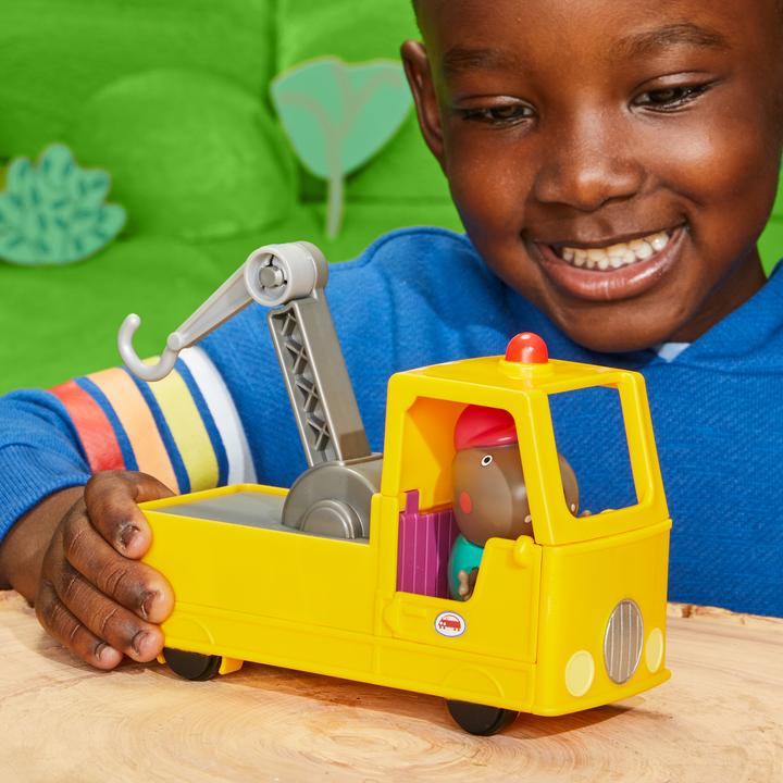 Actual product image Hasbro Peppa Pig Grandad Dogs Tow Truck Tow Truck