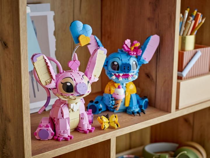 Actual product image LEGO Angel (43257)