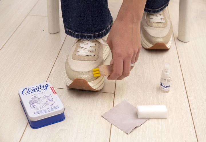 Produktbild Kikkerland Sneaker Cleaning Kit (4 x, 10 ml)
