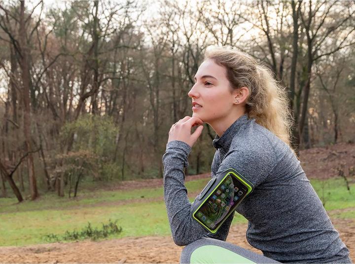 Actual product image Mobiparts Comfort Fit Sport Armband Samsung Galaxy S21 Black