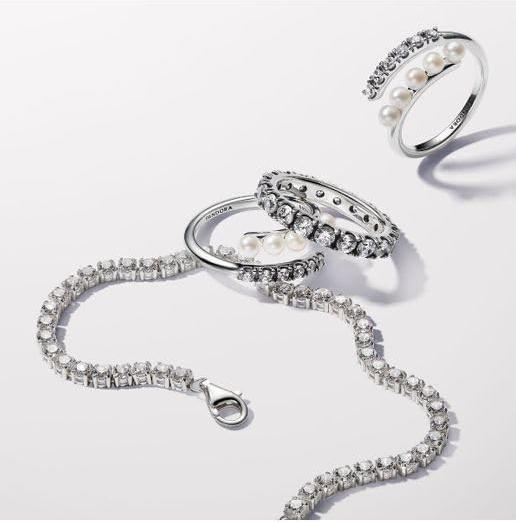 Produktbild Pandora Ring Treated Freshwater Cultured Pearls & PavÃ© (54, 925 Silber)