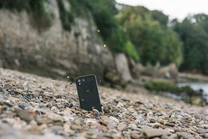 Produktbild Cat S52 (64 GB, Black, 5.65", Dual SIM + SD, 12 Mpx, 4G)