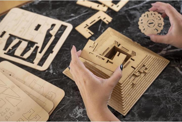 Produktbild Escape Welt Quest Pyramide - Rätselbox Bausatz (Deutsch)