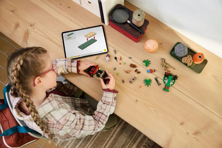 Produktbild LEGO Raptor: Verfolgungsjagd mit dem Geländewagen (LEGO Jurassic World)