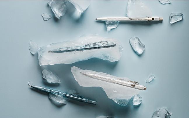 Actual product image Caran d'Ache Feinminenstift 849 Minenhalter Alpine Frost Special Edition blau (0.50 mm, HB, 1 x)