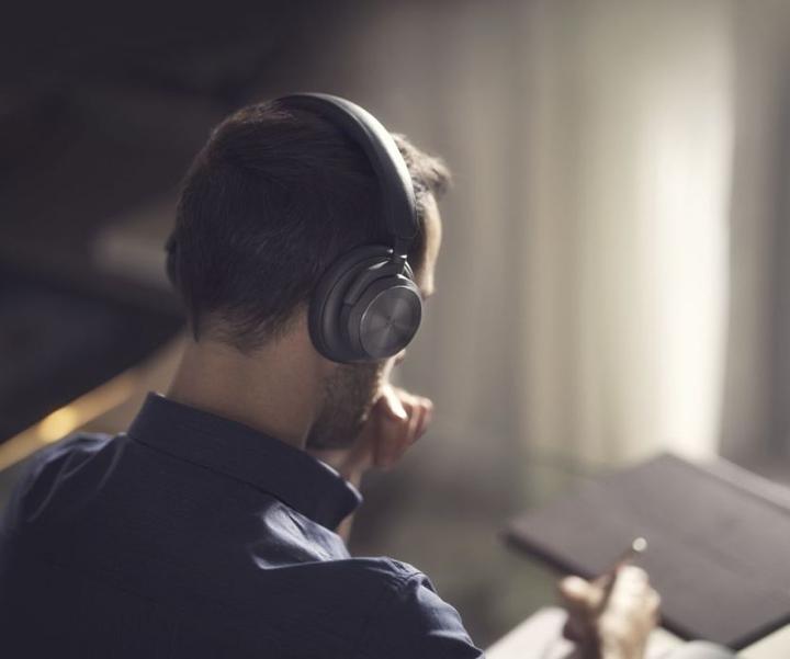 Produktbild B&O Beoplay HX (ANC, 35 h, Kabelgebunden, Kabellos)