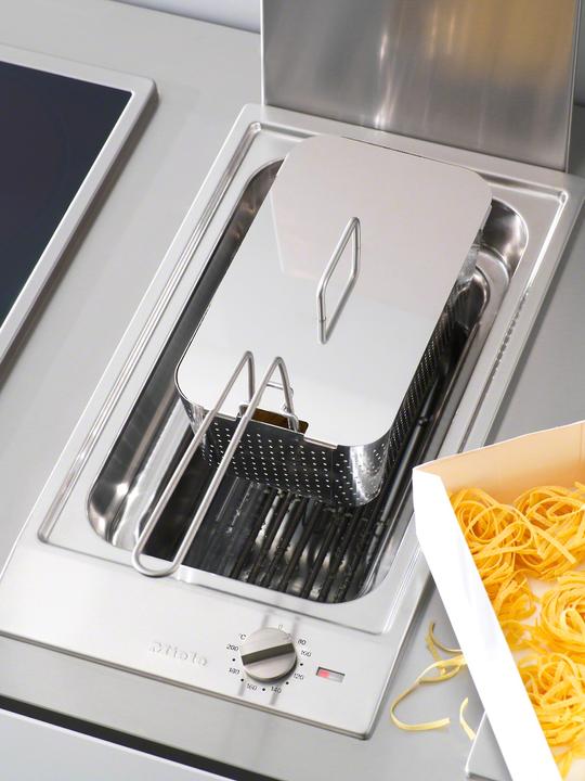 Actual product image Miele CS 1411 F