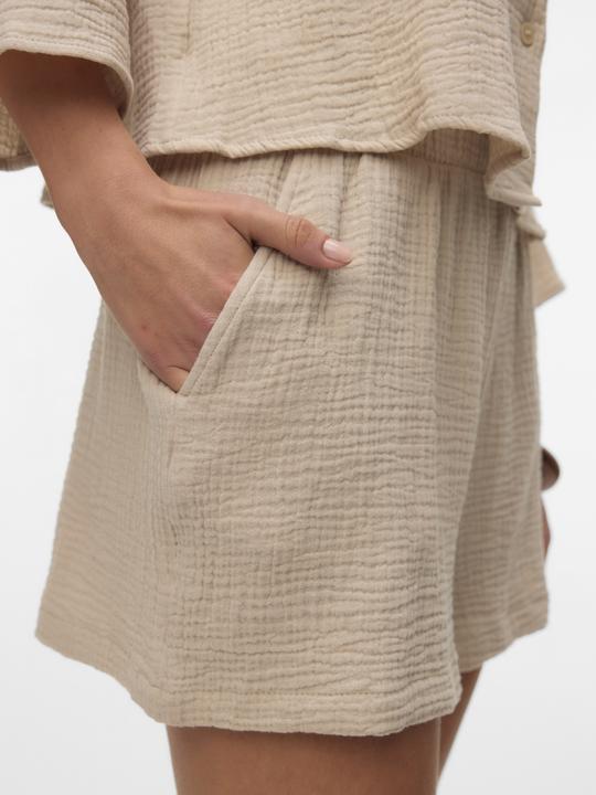 Actual product image Vero Moda Vmnatali Hw Shorts Wvn Ga (XL)