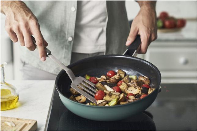 Actual product image Zwilling Pure frying pan 24cm green (Frying pan, Stainless steel, 24 x 7.70 cm)
