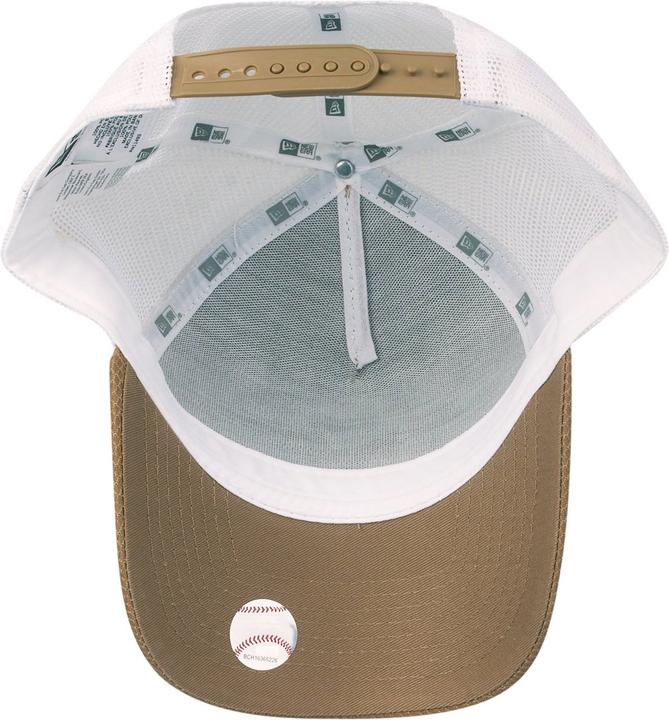 Actual product image New Era Trucker Cap - DIAMOND New York Yankees khaki