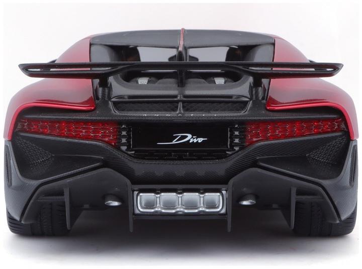Actual product image Bburago 18/11045R Metal scale 1:18 Bugatti Divo red