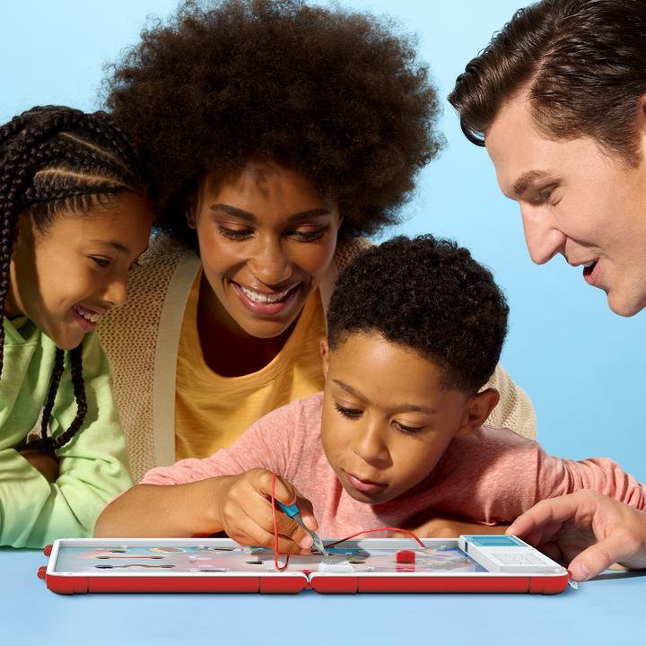 Actual product image Hasbro Gaming Doktor Bibber elektronisches Brettspiel in einer Tragebox