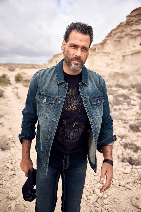 Actual product image JP1880 Denim jacket, breast pockets, button placket, up to 8 XL (L)