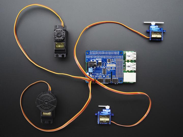 Adafruit 16-Channel PWM Servo HAT für Raspberry Pi